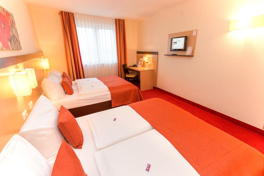 Montana-Hotel Ellwangen Dış mekan fotoğraf